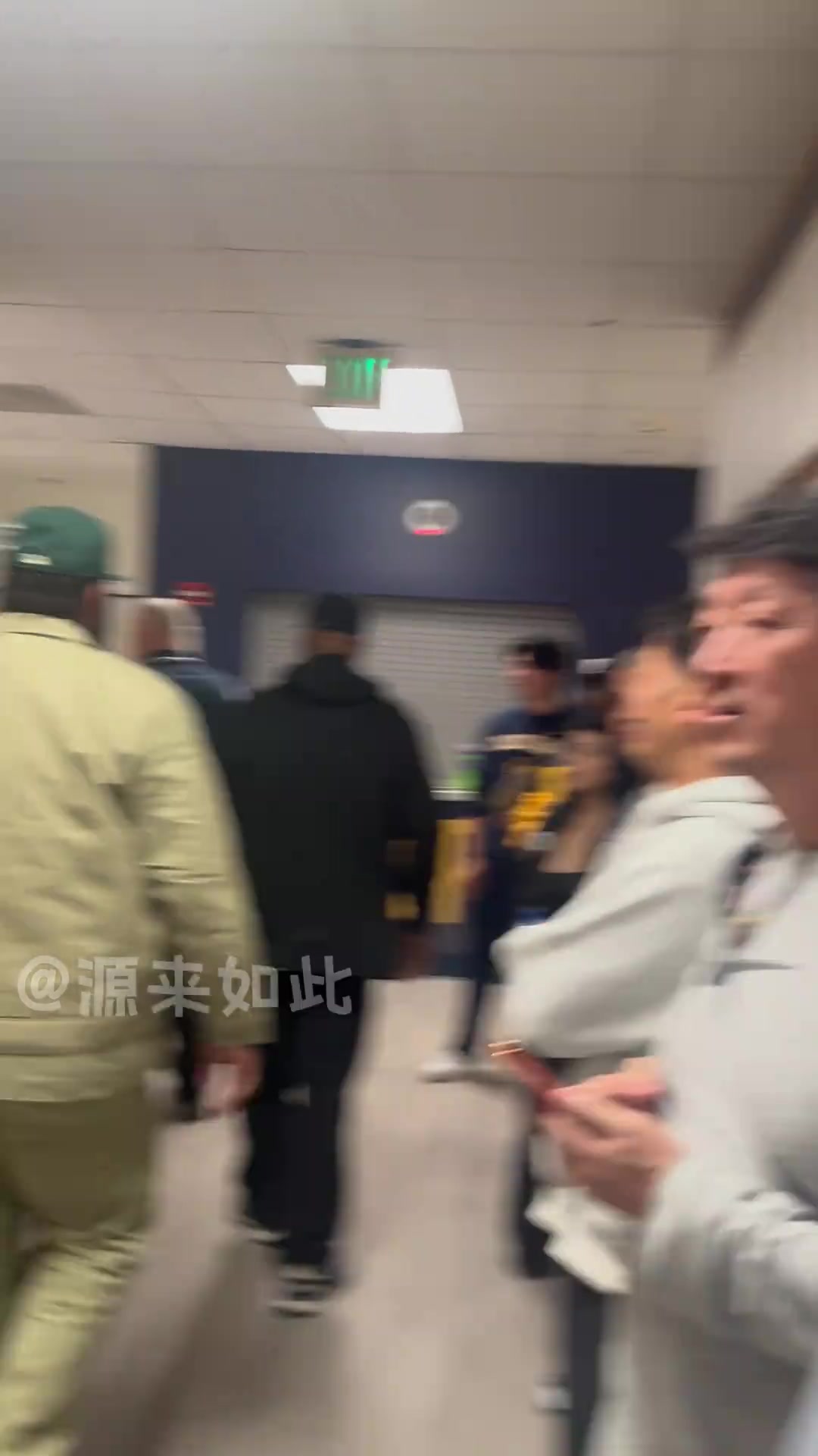 比分预测-张博源访问伯克利Vlog第二弹：偶遇库里 比赛日探访球队更衣室