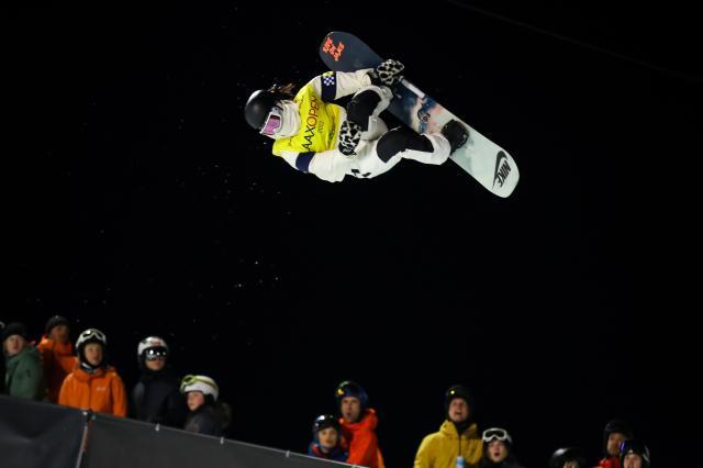 九游体育-蔡雪桐第7次收获“水晶球” 日本单板再现集团优势